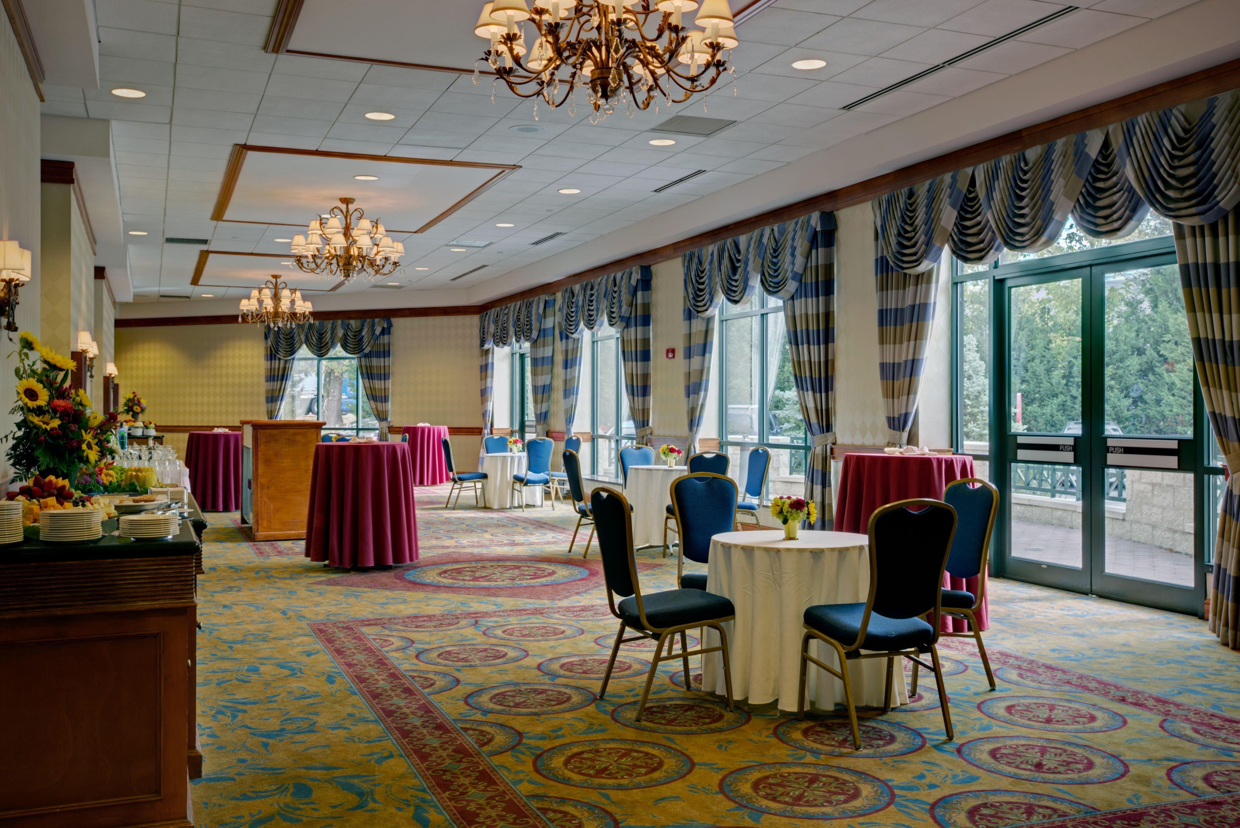 Hotel Crowne Plaza Philadelphia King Of Prussia Exterior foto