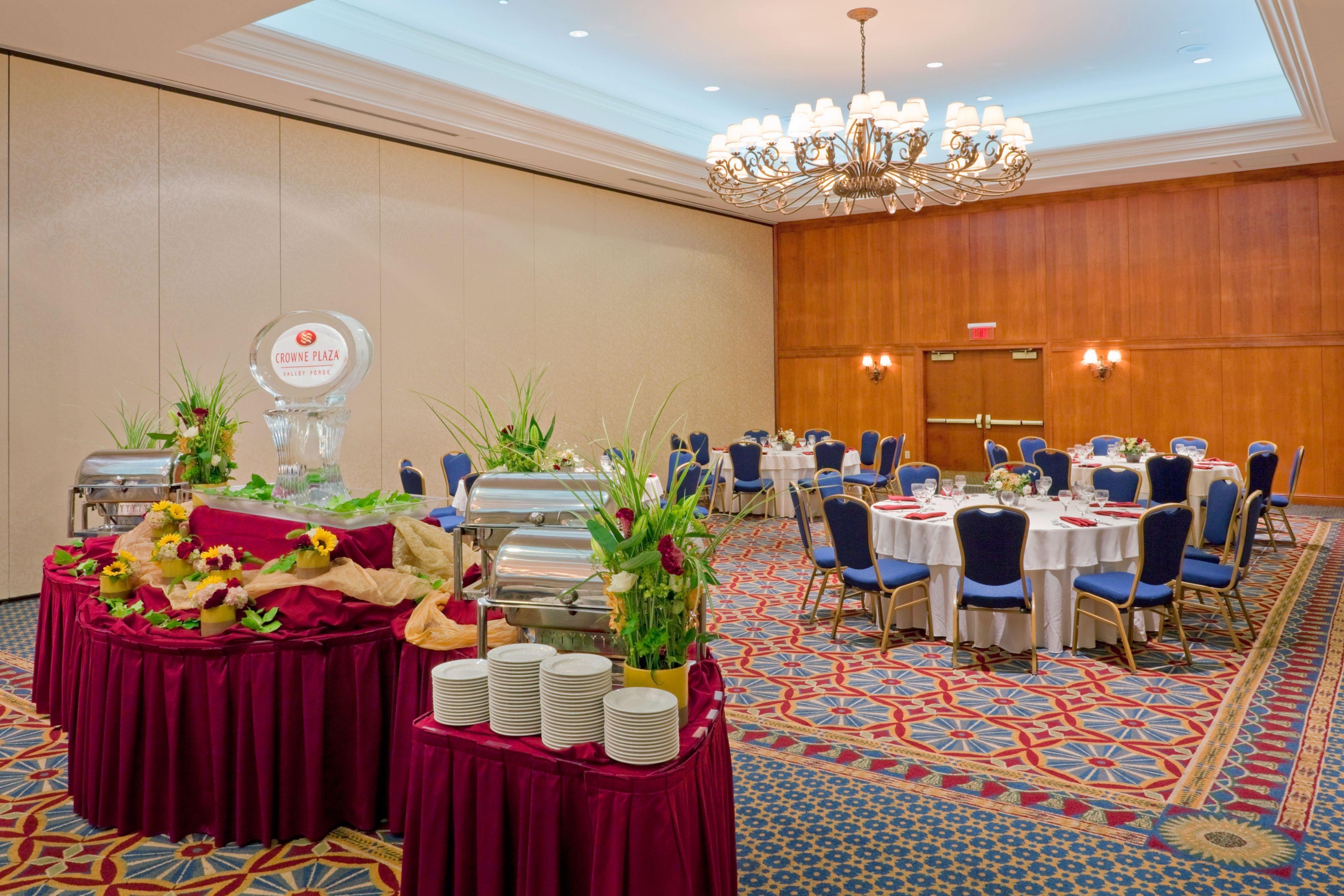 Hotel Crowne Plaza Philadelphia King Of Prussia Exterior foto